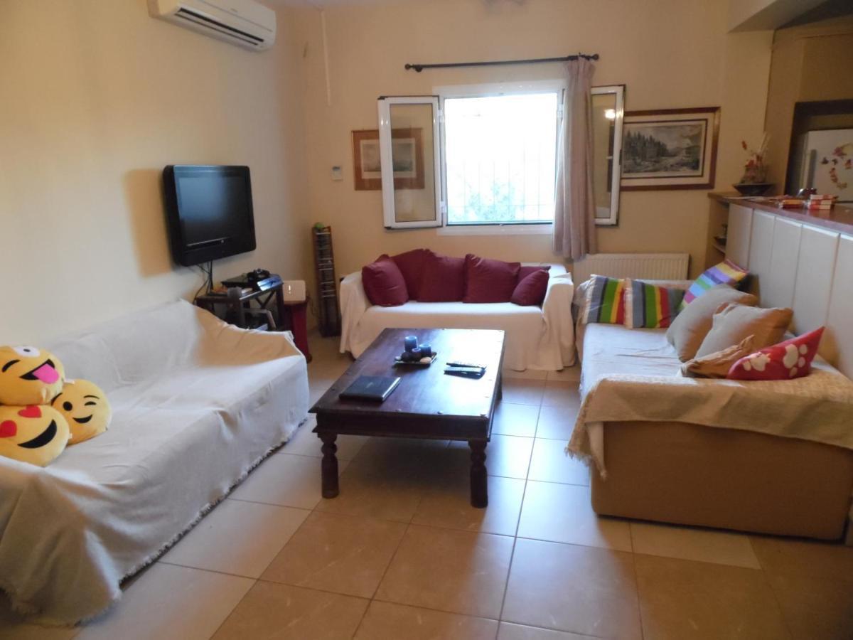 Theni Olive Grove Villa Kato Yerakarion ภายนอก รูปภาพ