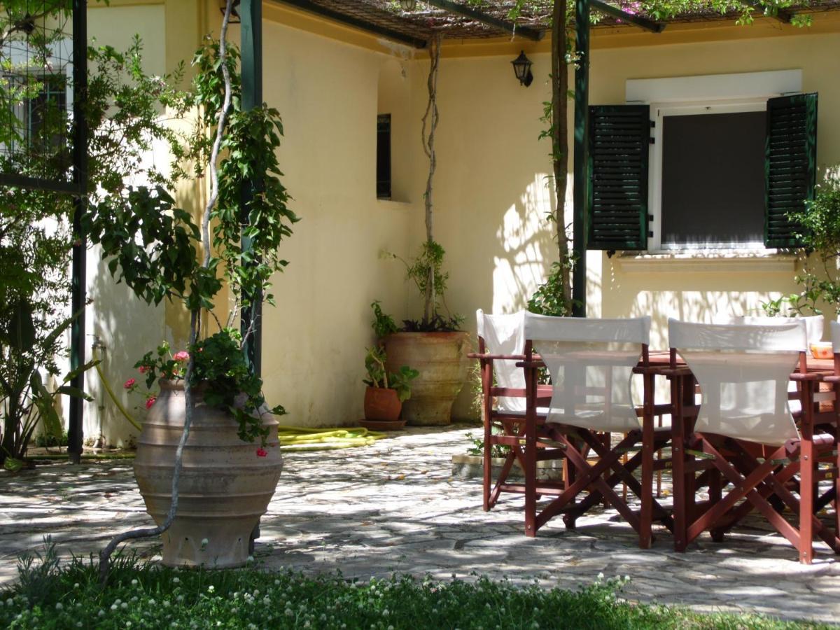 Theni Olive Grove Villa Kato Yerakarion ภายนอก รูปภาพ