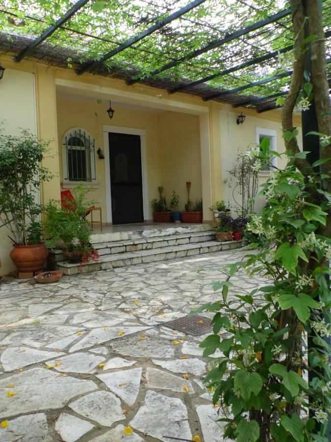 Theni Olive Grove Villa Kato Yerakarion ภายนอก รูปภาพ