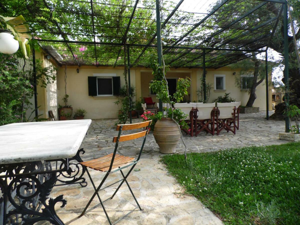 Theni Olive Grove Villa Kato Yerakarion ภายนอก รูปภาพ