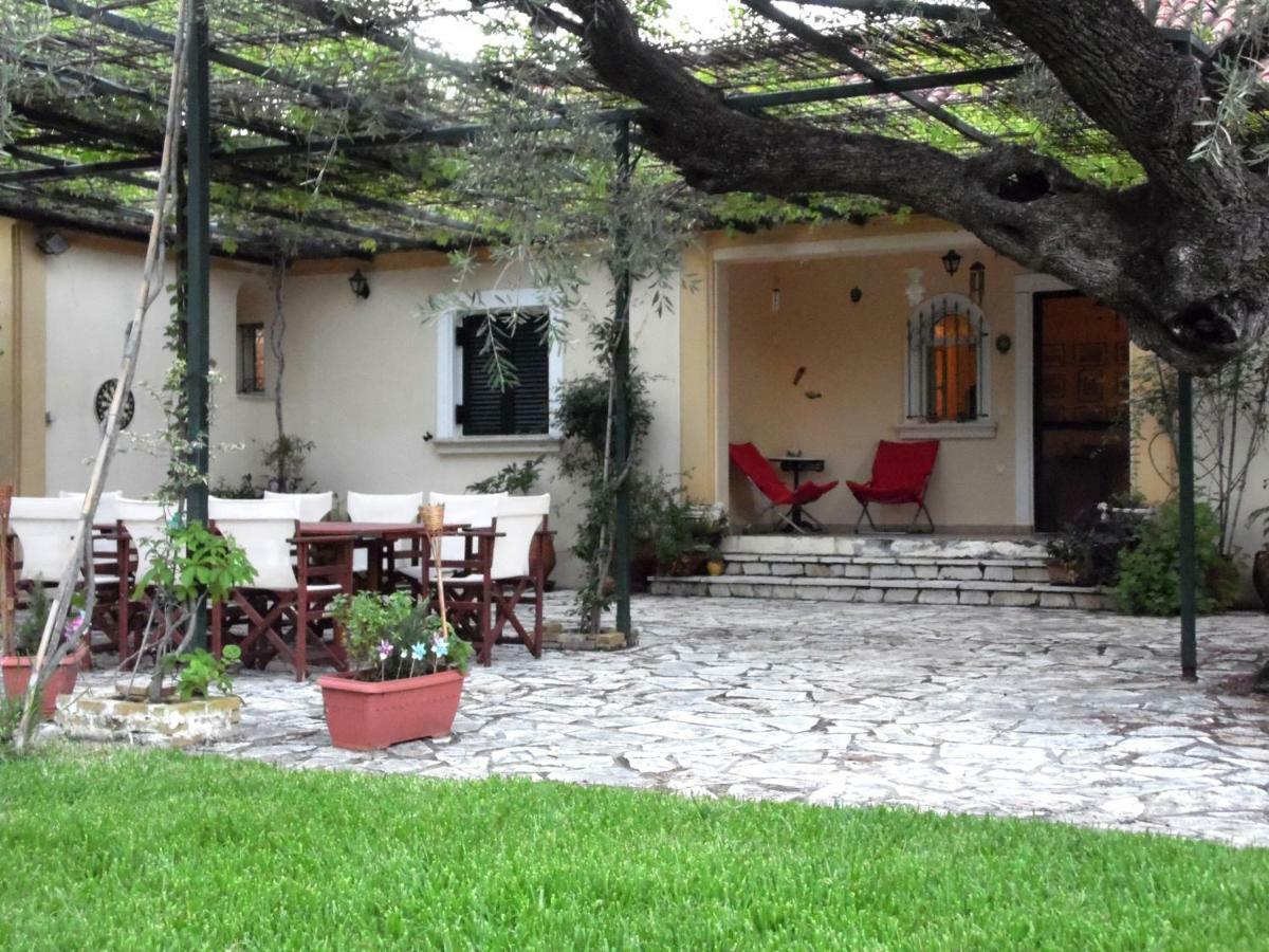 Theni Olive Grove Villa Kato Yerakarion ภายนอก รูปภาพ