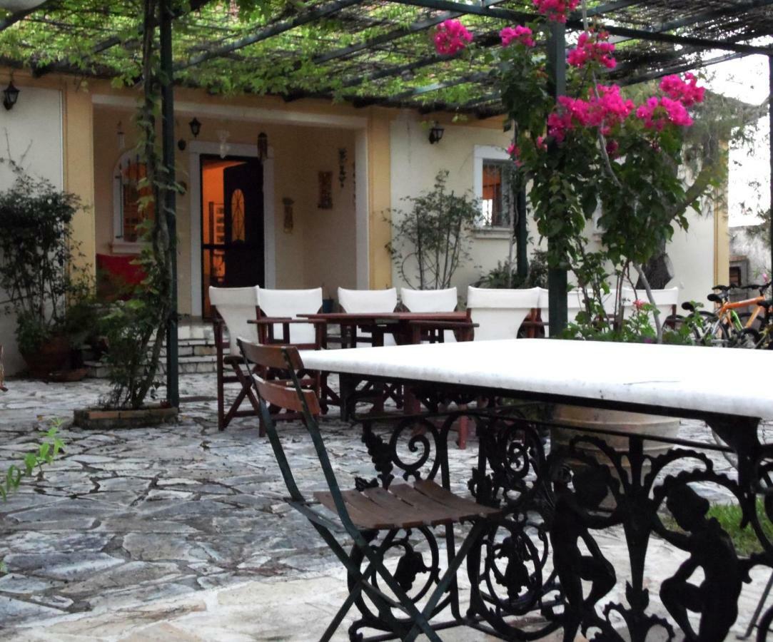 Theni Olive Grove Villa Kato Yerakarion ภายนอก รูปภาพ